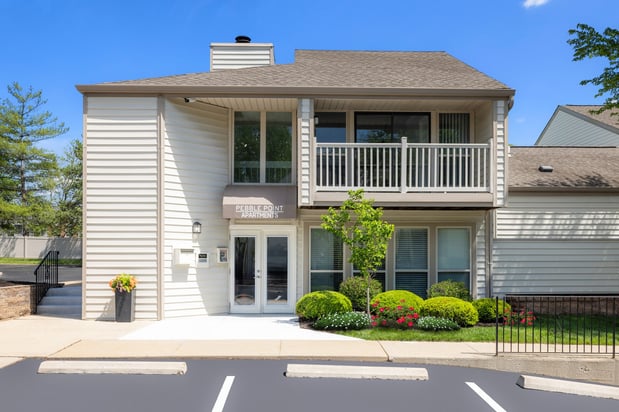 Images Pebble Point Apartments