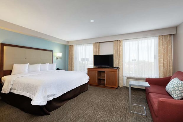 Images Hampton Inn & Suites Austin-Airport