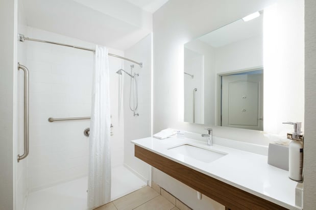 Images Holiday Inn Express & Suites Carlsbad by IHG