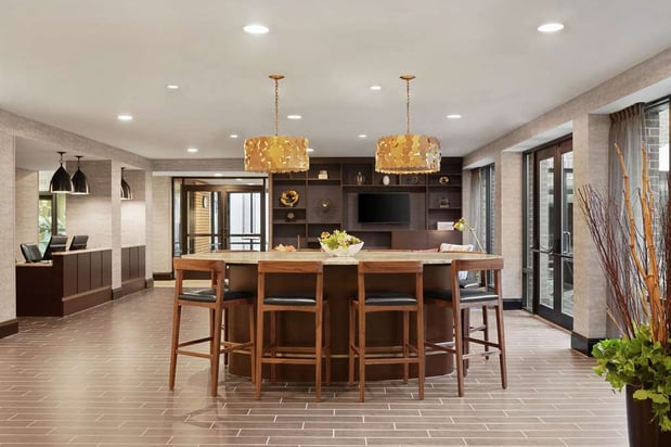 Images DoubleTree by Hilton McLean Tysons