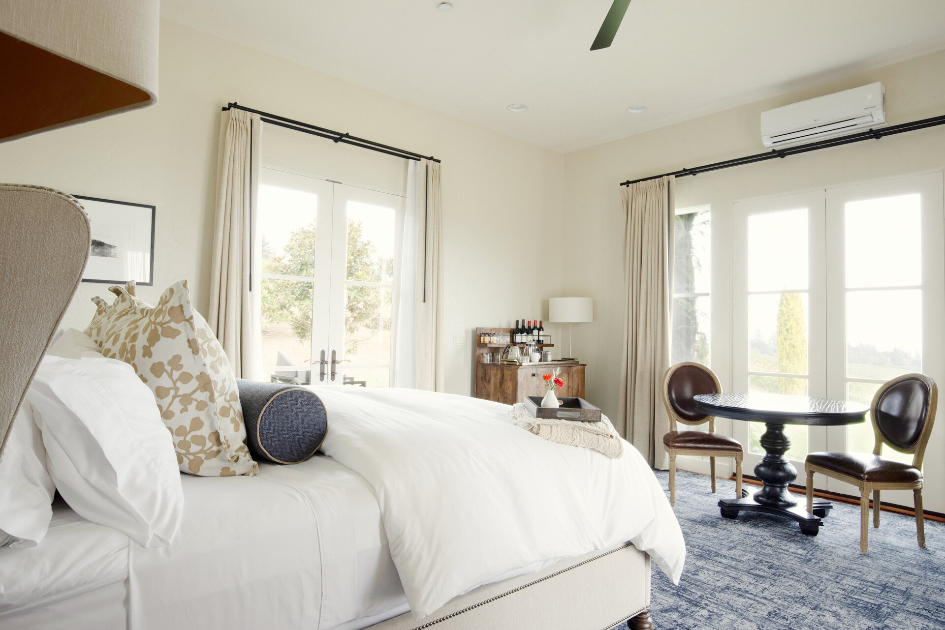 Black Walnut Inn & Vineyard Image