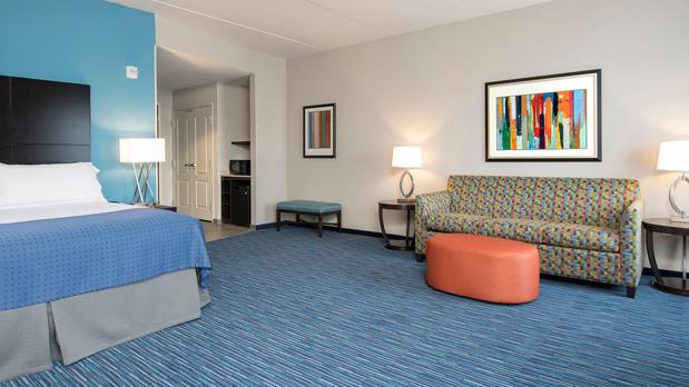 Images Holiday Inn Indianapolis Airport, an IHG Hotel
