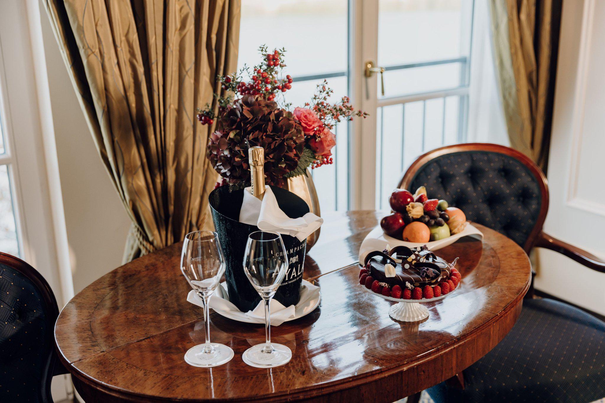 Schloss Fuschl, a Luxury Collection Resort & Spa, Fuschlsee-Salzburg, Schloss Strasse 19 in Hof Bei Salzburg