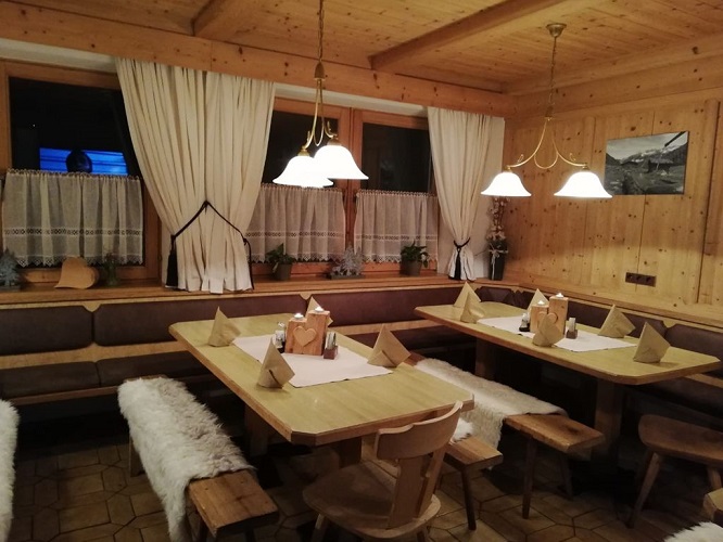 Schlittenstadl-Sonnalm Familie Eberharter, Ramsberg 889 in Ramsau im Zillertal