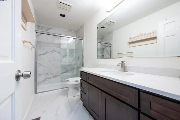 Images Call Michelle 4 Homes, Top Brentwood Real Estate Agent with RE/MAX