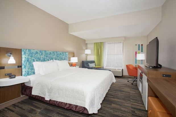 Images Hampton Inn & Suites Kansas City-Merriam