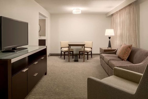 Images Embassy Suites by Hilton Milwaukee Brookfield