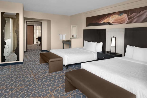 Images Embassy Suites by Hilton Phoenix Biltmore