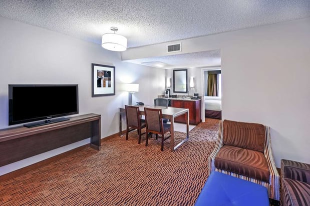 Images Embassy Suites by Hilton Dallas Market Center