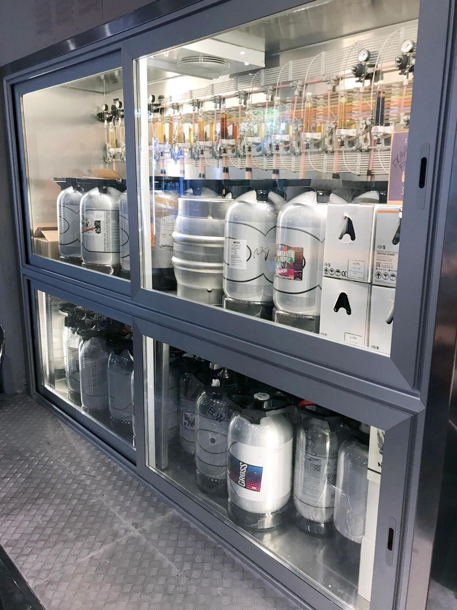 Images Install Beer  Alquiler de Grifos de Cerveza en Barcelona