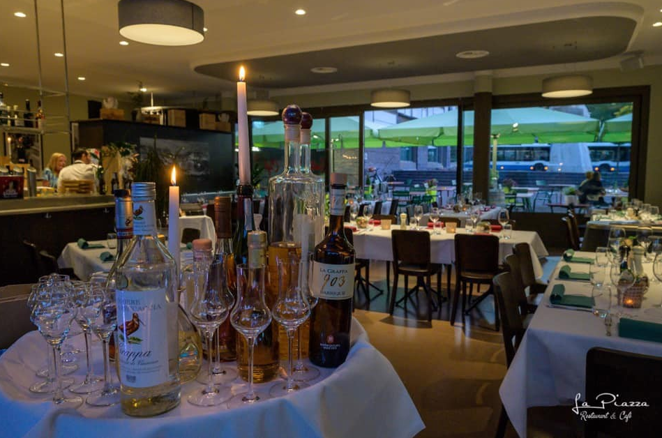 Restaurant La Piazza Friesenberg, Friesenbergplatz 7 in Zürich