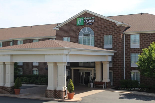 Images Holiday Inn Express & Suites Warrenton by IHG