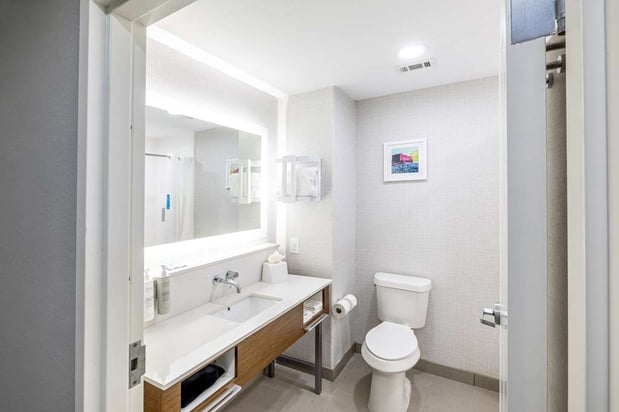 Images Hampton Inn & Suites Cleburne
