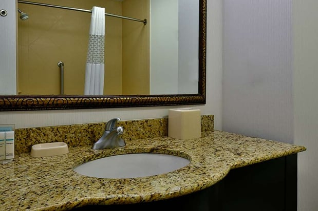 Images Hampton Inn & Suites Fredericksburg