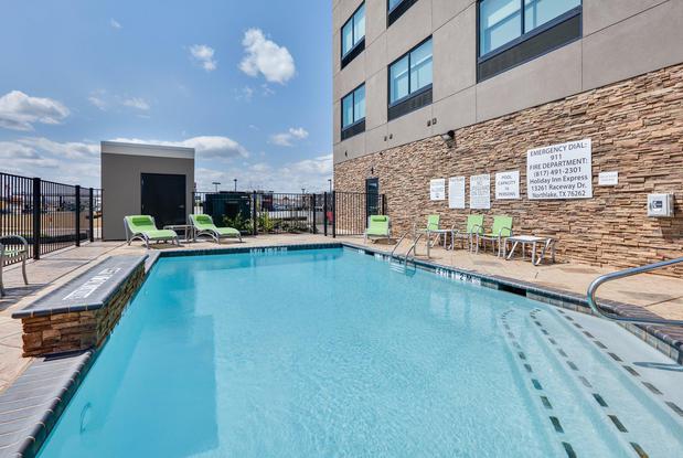 Images Holiday Inn Express & Suites Fort Worth North - Northlake, an IHG Hotel