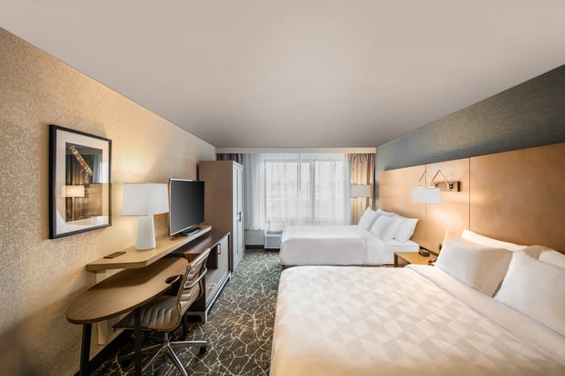 Images Holiday Inn Newark International Airport by IHG