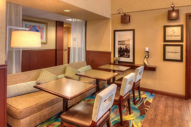 Images Hampton Inn & Suites Ontario
