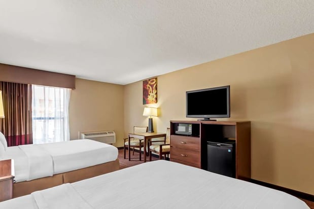 Images SureStay Plus by Best Western San Antonio Fiesta Inn