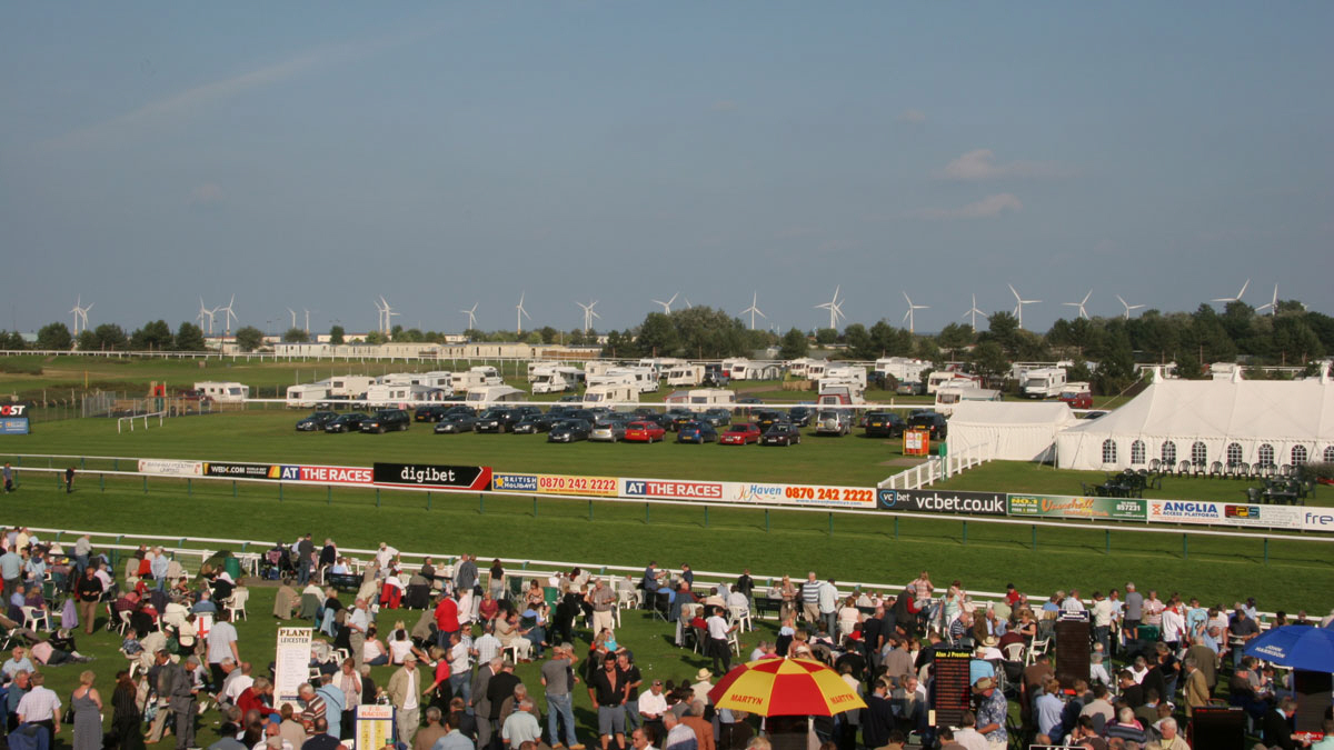 Great Yarmouth Racecourse Caravan and Motorhome Club Campsite Great Yarmouth 01493 855223