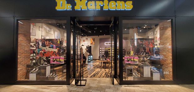 Images Dr. Martens Southcenter Mall