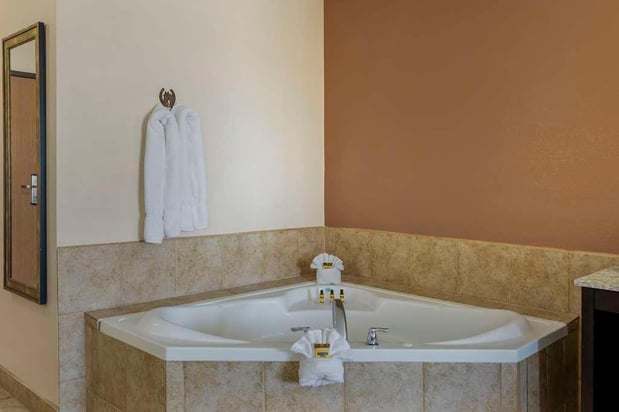 Images Best Western Plus Country Inn & Suites