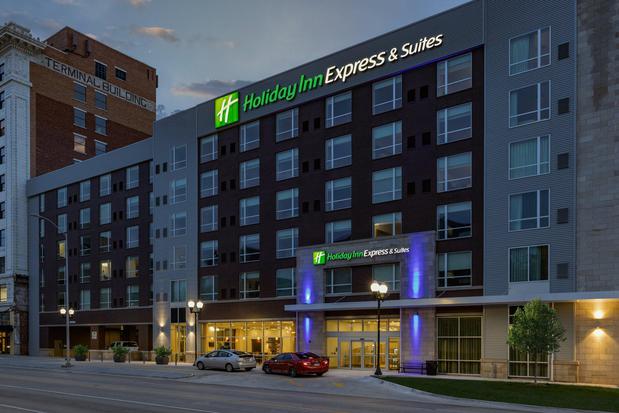 Images Holiday Inn Express & Suites Lincoln Downtown by IHG