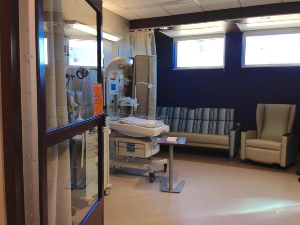 Images The Mother Baby Center at Mercy with Children's Minnesota