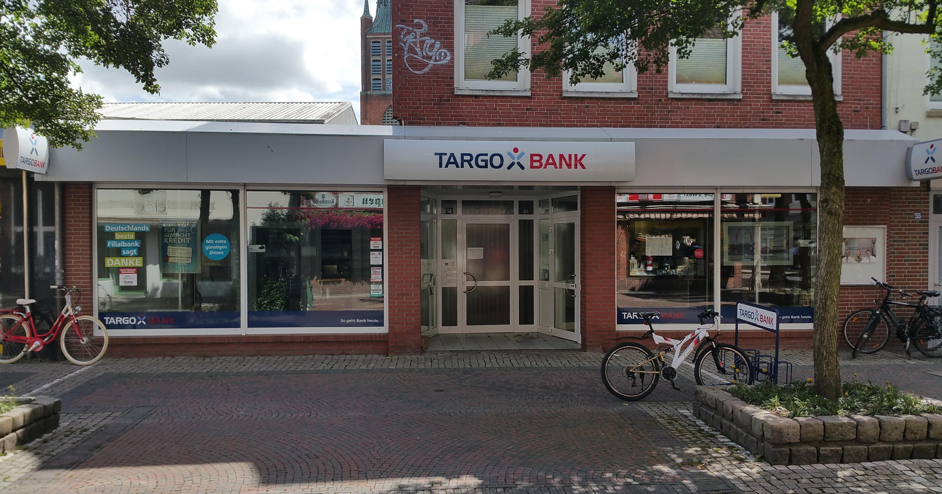 Bild 1 TARGOBANK in Emden