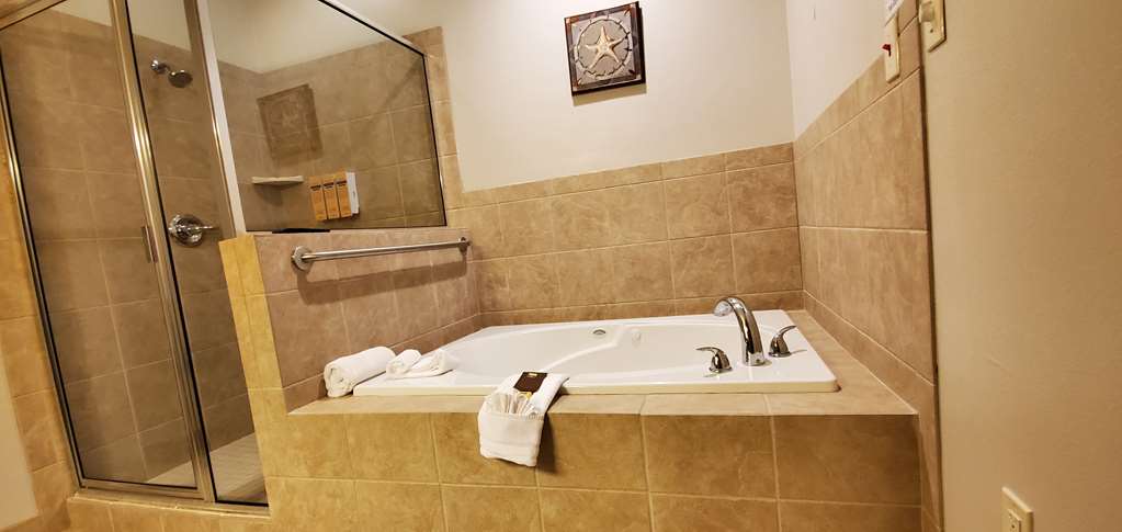 Guest Bathroom with Whirlpool