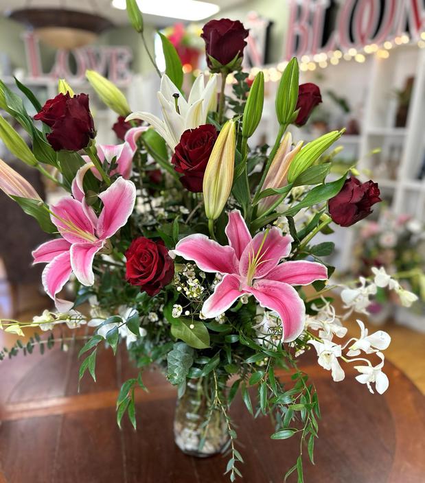 Images Love N’ Bloom Flower Shop