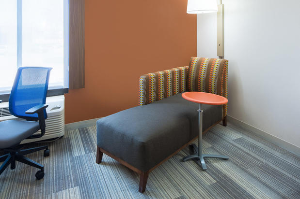 Images Holiday Inn Express Cedar Rapids (Collins Rd) by IHG