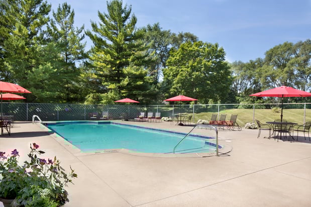 Images Arbor Woods Apartments