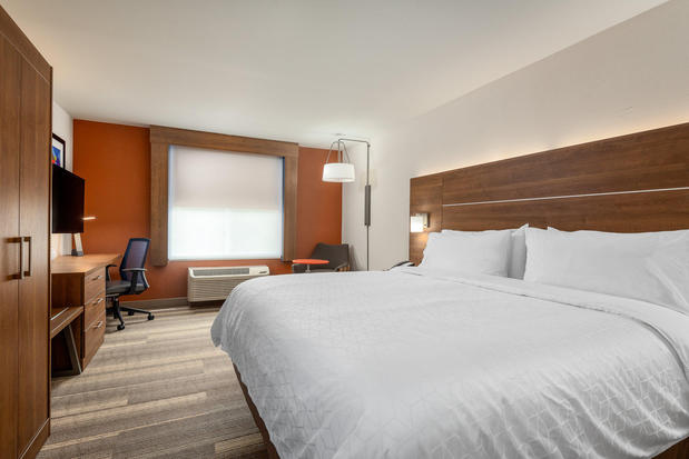 Images Holiday Inn Express Chapel Hill by IHG