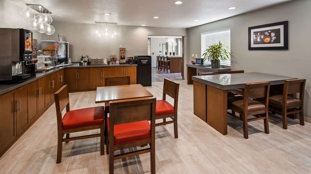 Images Best Western DeWitt