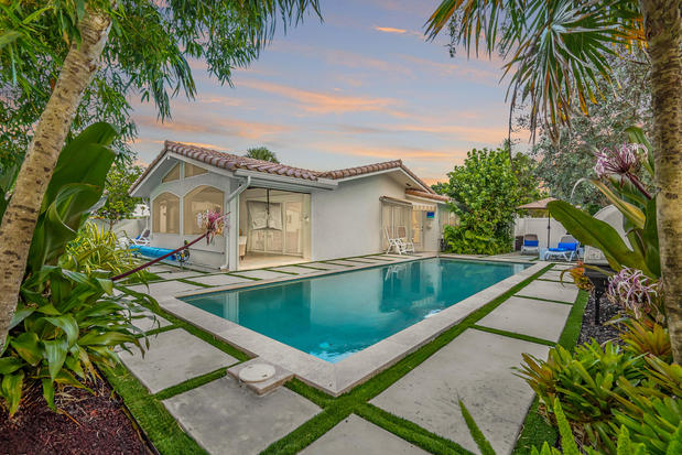 Images Alex Mendel of The Mendel Group | Keller Williams Realty - Local Boca Raton and Delray Beach Real Estate Agent