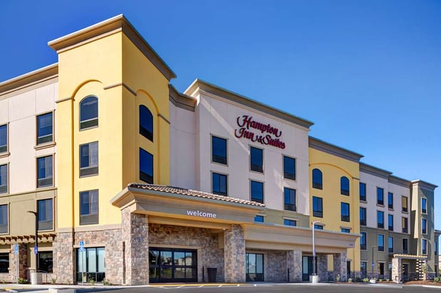 Images Hampton Inn & Suites Marina