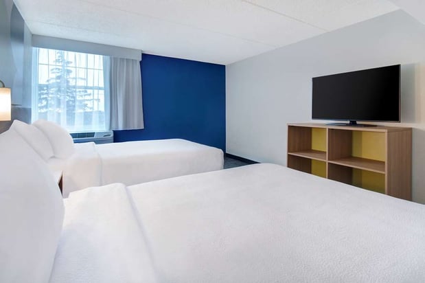 Images Spark by Hilton Rochester University Area