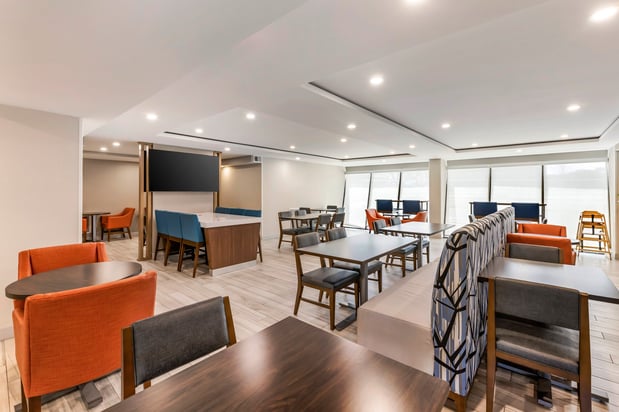 Images Holiday Inn Express Chicago-Downers Grove by IHG