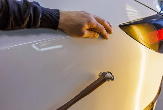 PAINTLESS DENT REMOVAL (PDR)