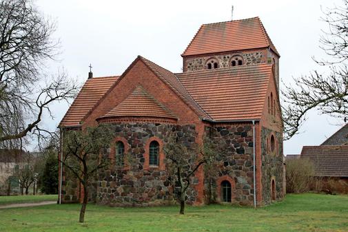 Kirche Breddin - Pfarrsprengel Breddin-Barenthin, Havelberger Straße 56 in Breddin