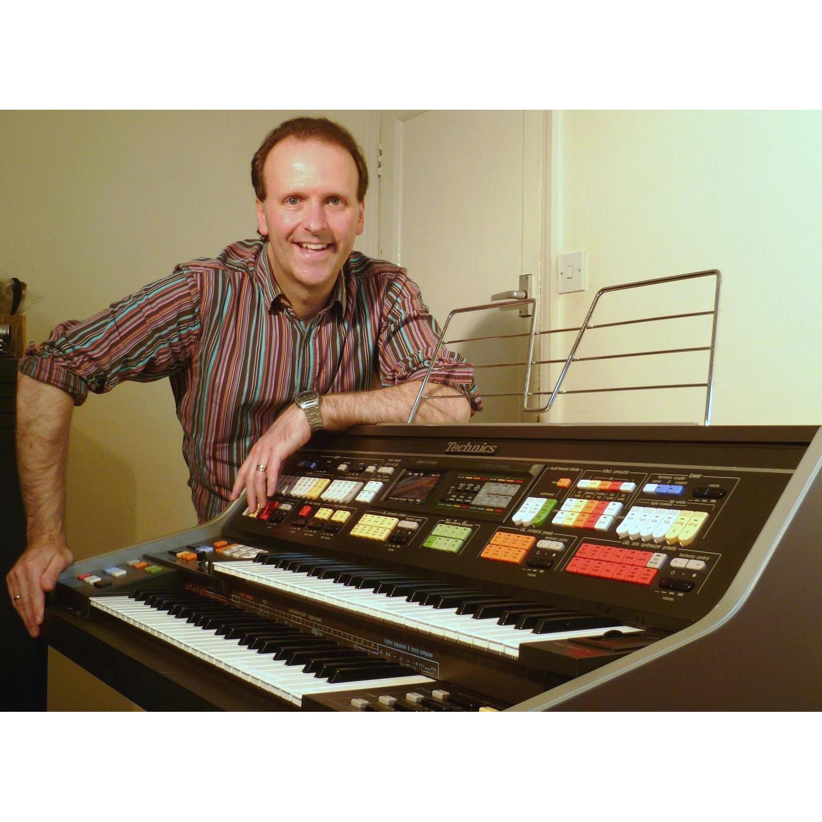 Paul Lee - Piano, Keyboard & Organ Tuition Logo