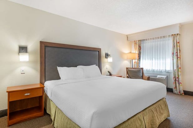 Images Best Western Plus University Park Inn & Suites