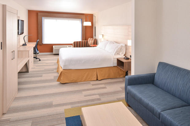 Images Holiday Inn Express & Suites San Diego Otay Mesa, an IHG Hotel