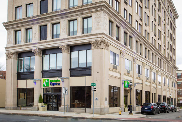Images Holiday Inn Express Springfield Downtown, an IHG Hotel