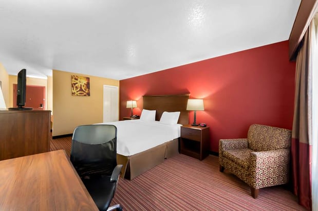 Images SureStay Plus by Best Western San Antonio Fiesta Inn