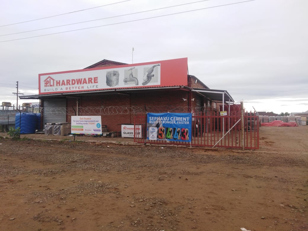 Images P&L Hardware