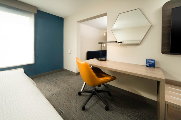 Images Holiday Inn Express & Suites St Charles by IHG
