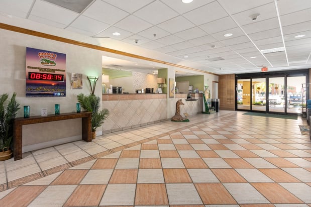 Images Holiday Inn & Suites Clearwater Beach by IHG