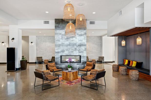 Images Hotel Indigo Seattle Everett Waterfront by IHG
