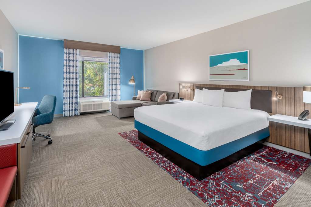Guest room